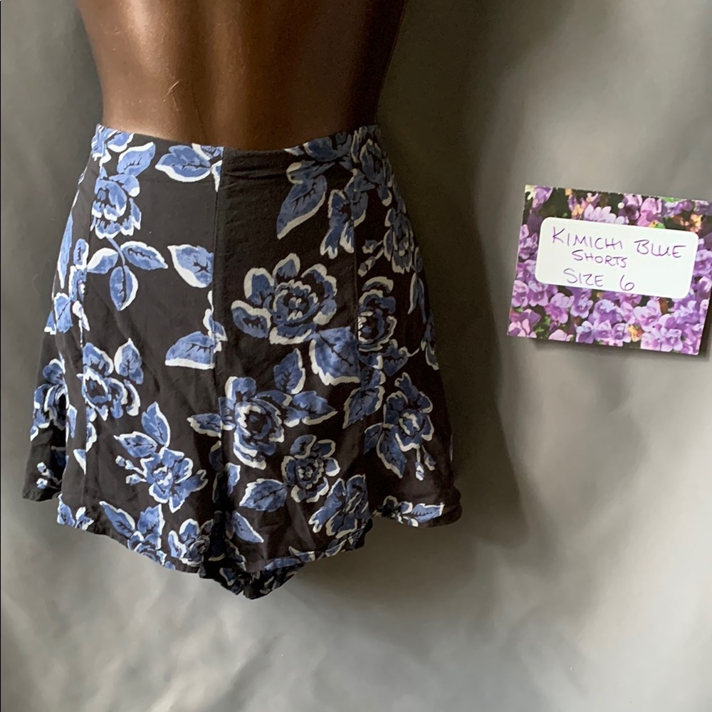 Kimchi Blue Floral Women's Shorts - Black and Blue